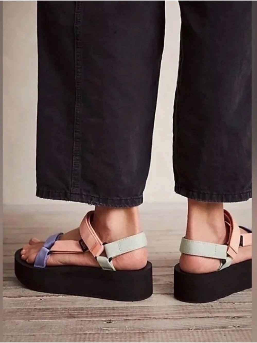Teva Flatform Universal Sherbert Multi Flatform Sandals Women's Size 11 NWOT